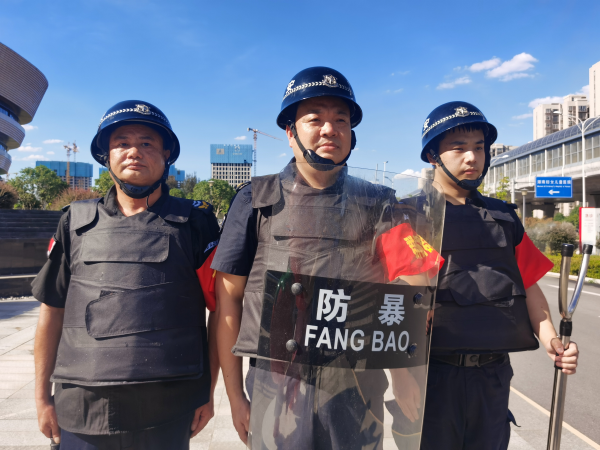 長沙濱江保安服務(wù)有限責(zé)任公司,長沙安保服務(wù),長沙保安,保鏢特衛(wèi)服務(wù),護(hù)衛(wèi)