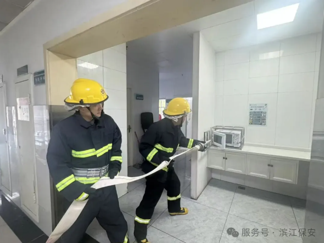 長沙濱江保安服務(wù)有限責(zé)任公司,長沙安保服務(wù),長沙保安,保鏢特衛(wèi)服務(wù),護(hù)衛(wèi) 長沙濱江保安服務(wù)有限責(zé)任公司,長沙安保服務(wù),長沙保安,保鏢特衛(wèi)服務(wù),護(hù)衛(wèi)
