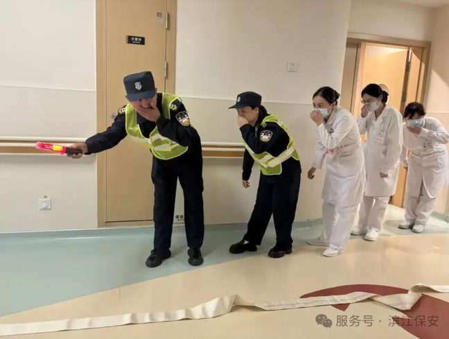 長沙濱江保安服務(wù)有限責(zé)任公司,長沙安保服務(wù),長沙保安,保鏢特衛(wèi)服務(wù),護(hù)衛(wèi) 長沙濱江保安服務(wù)有限責(zé)任公司,長沙安保服務(wù),長沙保安,保鏢特衛(wèi)服務(wù),護(hù)衛(wèi)
