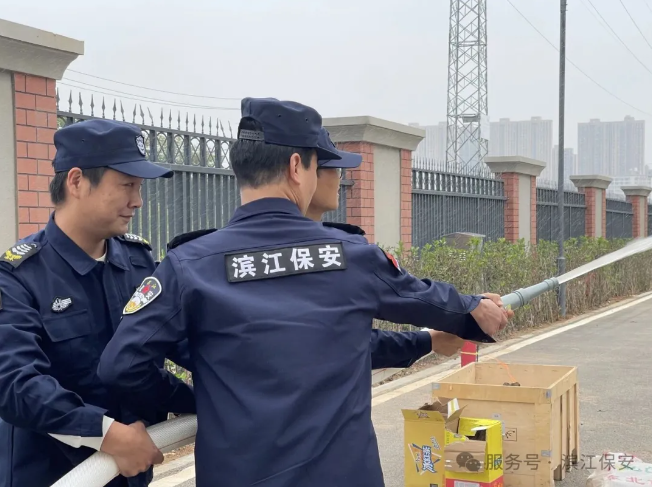 長沙濱江保安服務(wù)有限責(zé)任公司,長沙安保服務(wù),長沙保安,保鏢特衛(wèi)服務(wù),護(hù)衛(wèi) 長沙濱江保安服務(wù)有限責(zé)任公司,長沙安保服務(wù),長沙保安,保鏢特衛(wèi)服務(wù),護(hù)衛(wèi)
