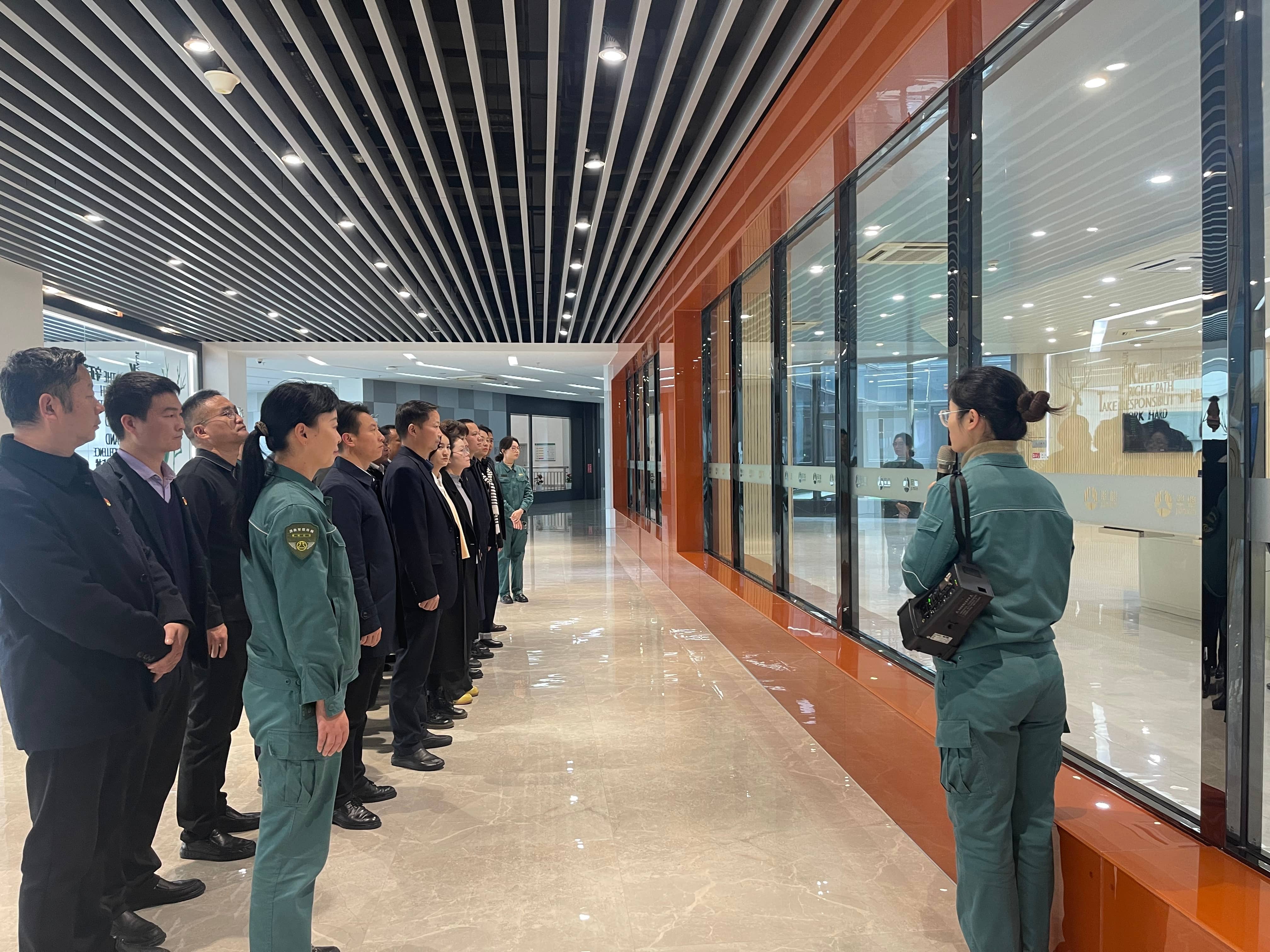 長沙濱江保安服務(wù)有限責(zé)任公司,長沙安保服務(wù),長沙保安,保鏢特衛(wèi)服務(wù),護(hù)衛(wèi)