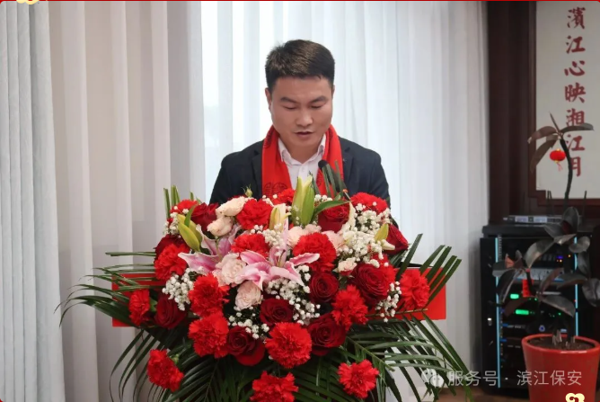 長沙濱江保安服務(wù)有限責(zé)任公司,長沙安保服務(wù),長沙保安,保鏢特衛(wèi)服務(wù),護(hù)衛(wèi)